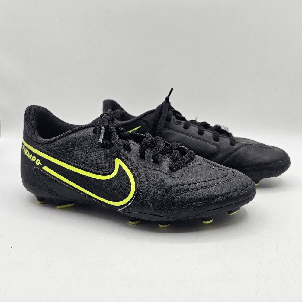 Nike Tiempo Soccer Cleats Shoes Youth Size 5.5Y Black Athletic Spikes DA1331-070 - Picture 2 of 9